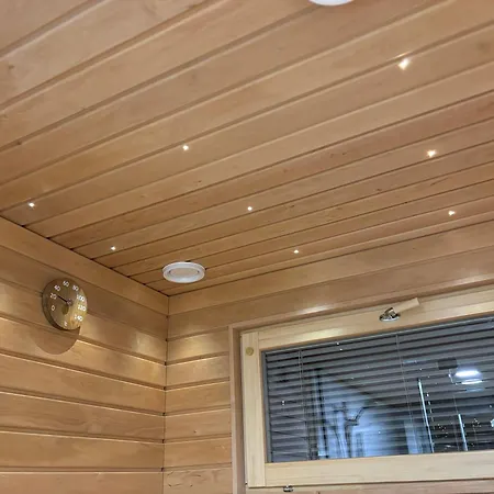 Nyaraló Pitkaekuusen Helmi *