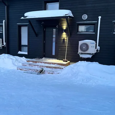 Pitkaekuusen Helmi Äkäslompolo